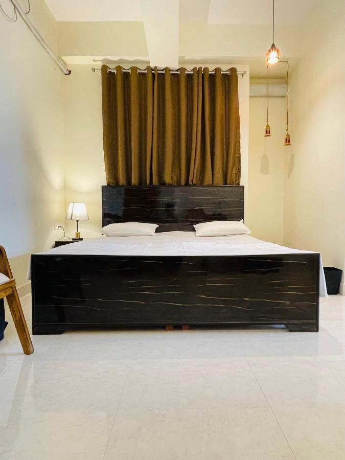 Upre Lägenhet Varanasi Exteriör bild