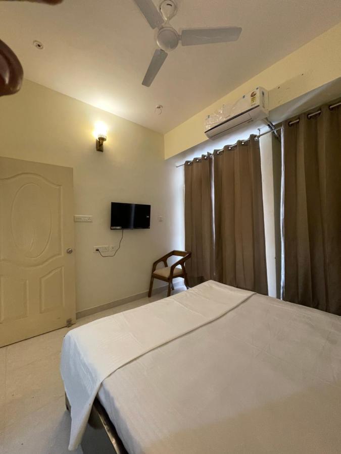 Upre Lägenhet Varanasi Exteriör bild